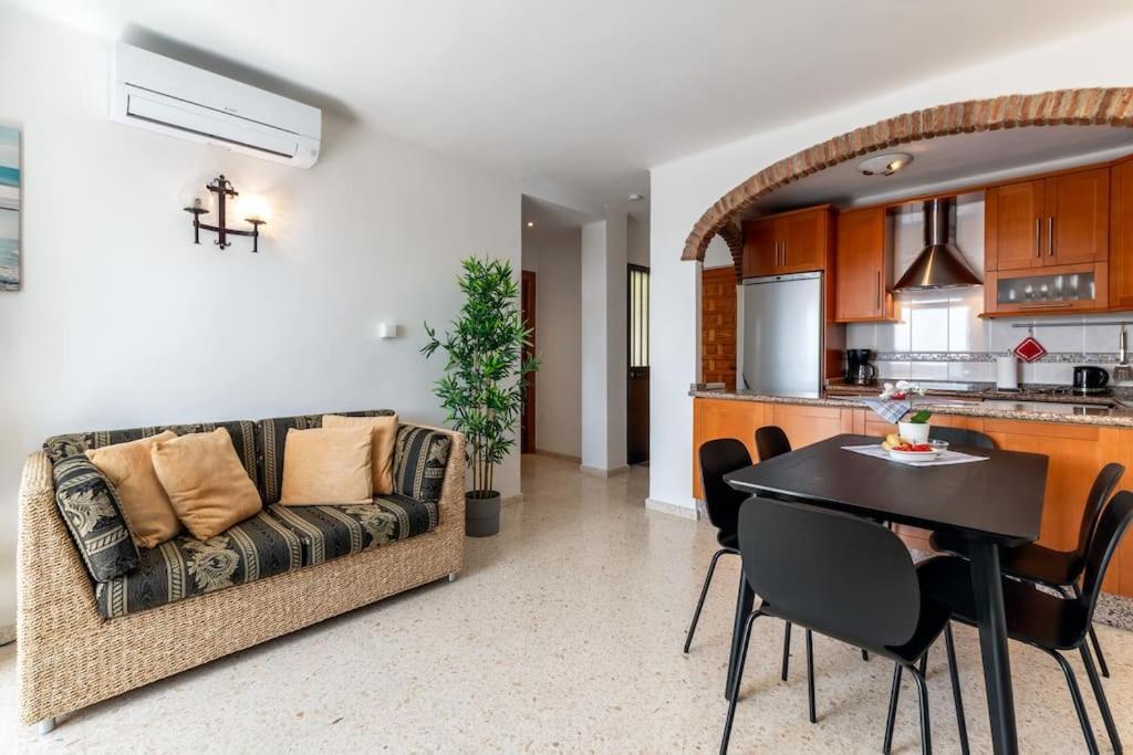 Oasis 16 Lejlighed Nerja Eksteriør billede