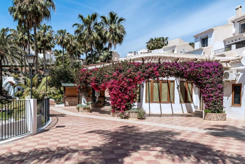 Oasis 16 Lejlighed Nerja Eksteriør billede